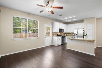 15 Blue Creek Pl in Spring, TX - Building Photo - Building Photo