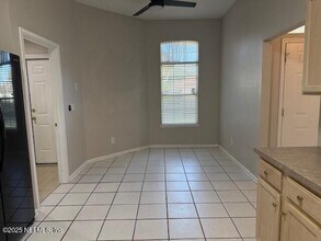2462 Bentwater Dr W in Jacksonville, FL - Building Photo - Building Photo