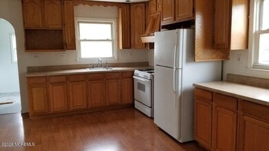 702 Edmunds Ave in Union Beach, NJ - Building Photo - Building Photo