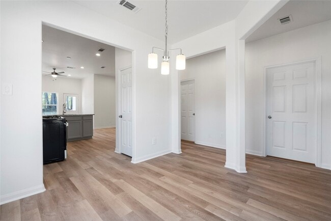 2332 Cedar Pl Dr in Conroe, TX - Building Photo - Building Photo