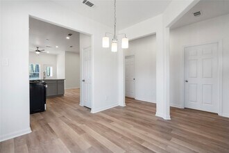 2332 Cedar Pl Dr in Conroe, TX - Foto de edificio - Building Photo