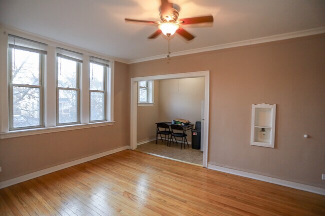 4141 N Keystone Ave, Unit #6 in Chicago, IL - Foto de edificio - Building Photo