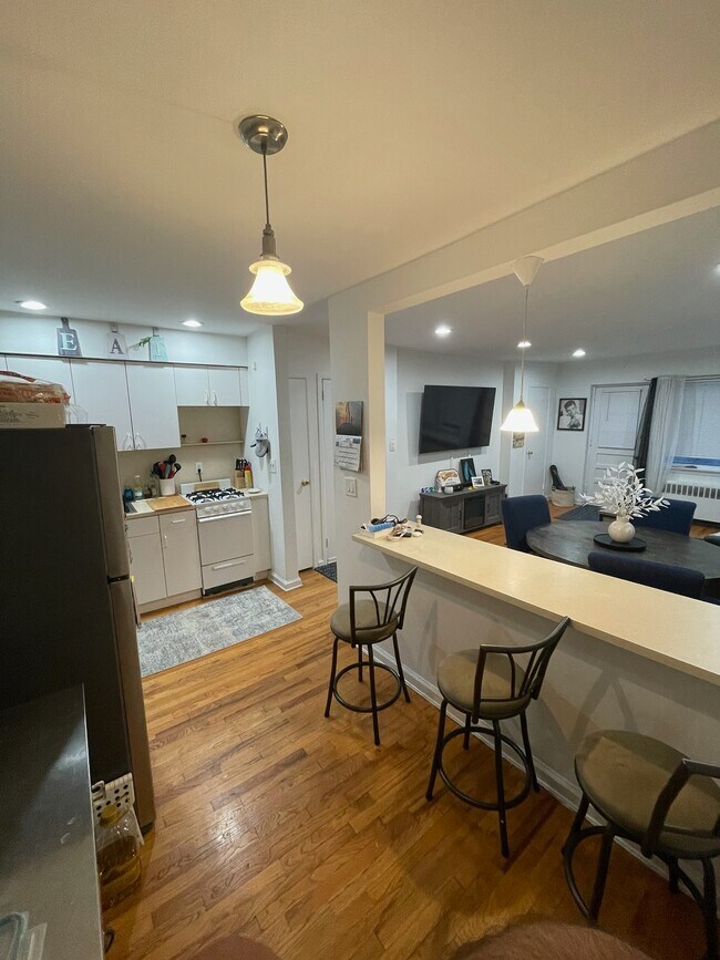625 E Broadway in Long Beach, NY - Building Photo - Building Photo