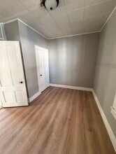 24 Dyson St, Unit Two in Manchester, NH - Building Photo - Building Photo