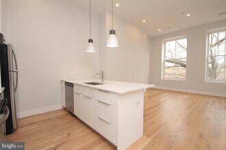 220 S 3rd St in Philadelphia, PA - Building Photo - Building Photo