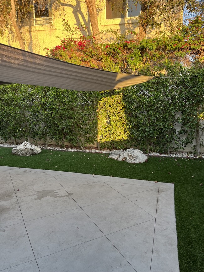 property at 11222 Greenlawn Ave