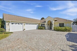 470 Lambert Ave in Flagler Beach, FL - Building Photo