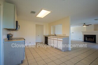 1045 Stone Trail in New Braunfels, TX - Building Photo - Building Photo