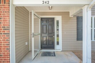 242 Wainwright Dr in Crestview, FL - Building Photo - Building Photo