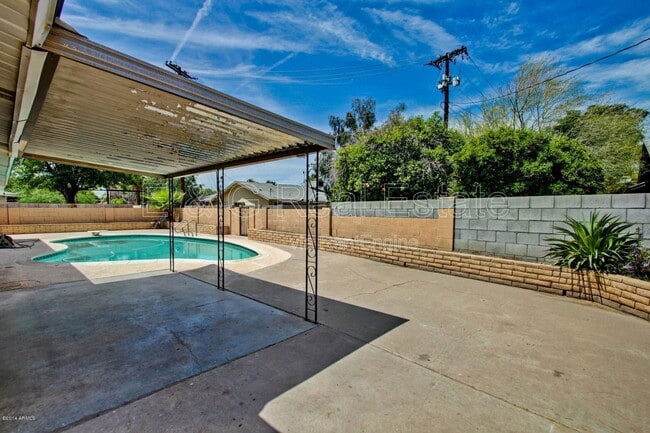 1030 E Manhatton Dr in Tempe, AZ - Building Photo - Building Photo