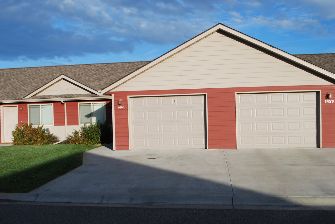 Frontier Apartments in Billings, MT - Foto de edificio