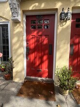 502 1/2 N Heliotrope Dr, Unit 502.5 in Los Angeles, CA - Building Photo - Building Photo