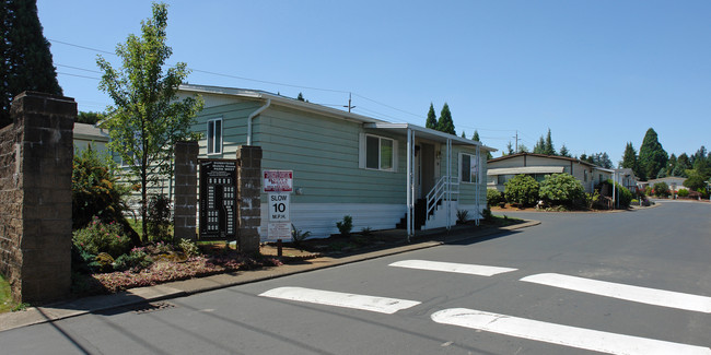 4995 Sunnyside Rd SE in Salem, OR - Building Photo - Building Photo