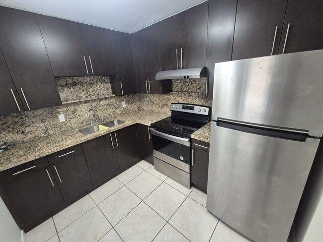 3518 Taylor St in Hollywood, FL - Building Photo - Building Photo