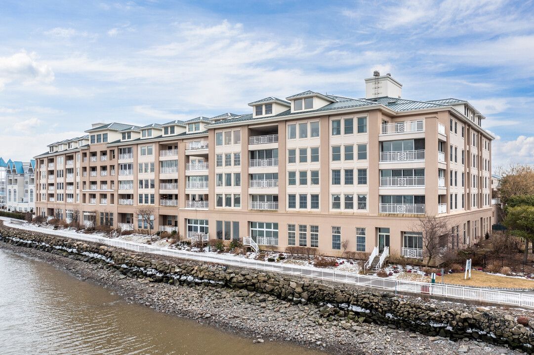 Paradise Harbor in Piermont, NY - Building Photo