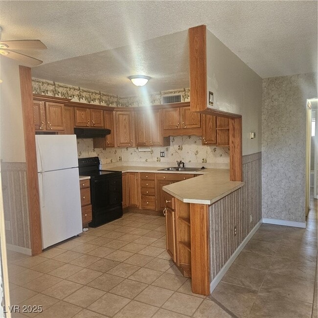 property at 350 E Desert Inn Rd