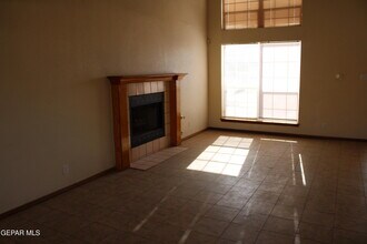 704 Springfire Dr in El Paso, TX - Building Photo - Building Photo