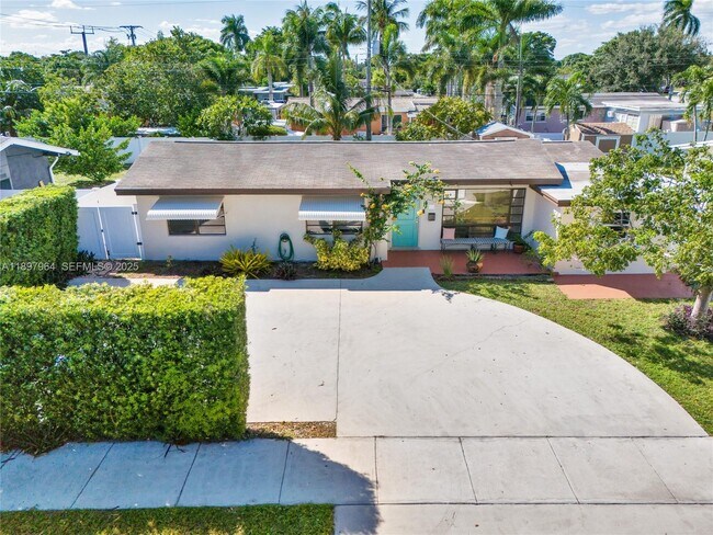 2249 SW 34th Terrace in Fort Lauderdale, FL - Building Photo - Building Photo