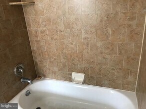 1404 S 5th St in Philadelphia, PA - Building Photo - Building Photo