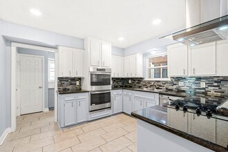 1103 Manatee Ln in Houston, TX - Building Photo - Building Photo