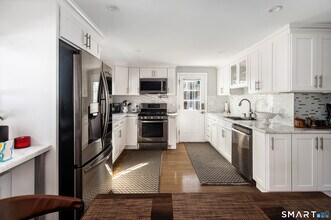 191 Hobart Ave in Greenwich, CT - Building Photo - Building Photo