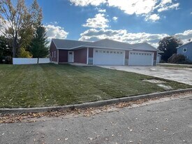 1800 Sheldon Ave in Cedar Falls, IA - Building Photo