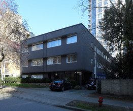 1057 Barclay St in Vancouver, BC - Building Photo - Building Photo