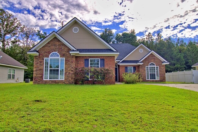 1105 Sara Ln