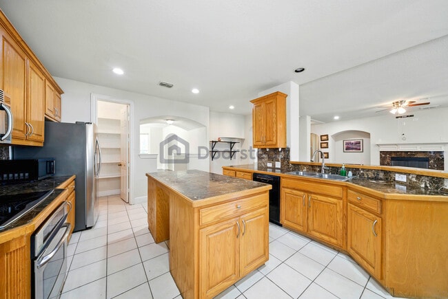 1513 Van Winkle Dr