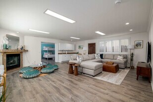 4880 Kane St in San Diego, CA - Building Photo