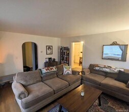 15 Pierce St in Hicksville, NY - Building Photo - Building Photo