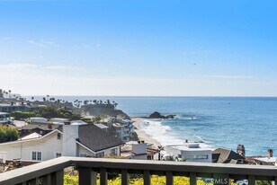 170 McAulay Pl in Laguna Beach, CA - Building Photo