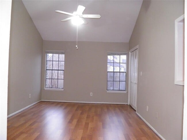 9901 Sharpcrest St in Houston, TX - Building Photo - Building Photo