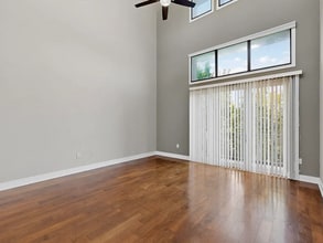 4414 Cedar Springs Rd, Unit APT 323 in Dallas, TX - Foto de edificio - Building Photo