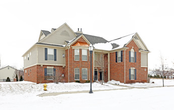 Fairview Estates in Pontiac, MI - Building Photo - Building Photo