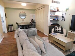 543 Longshore Dr in Ann Arbor, MI - Building Photo - Building Photo