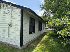 6610 Kassarine Pass in Houston, TX - Foto de edificio - Building Photo