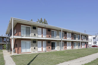 Crest Apartments in Steger, IL - Building Photo - Building Photo