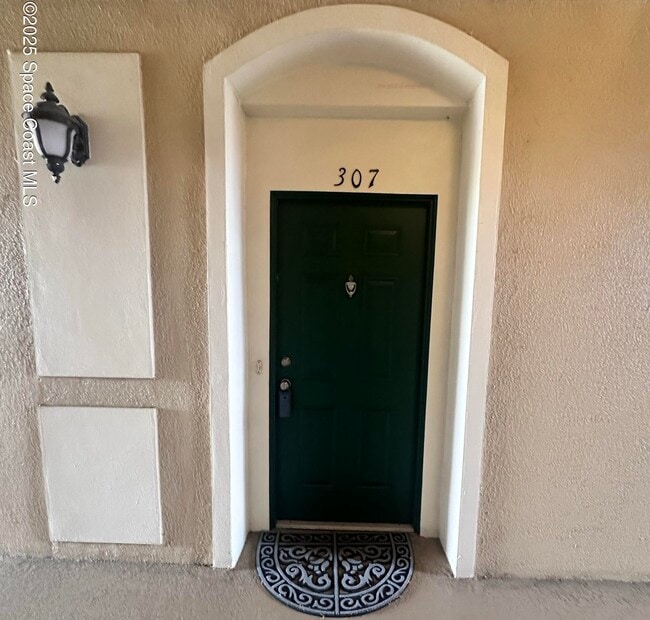 property at 1626 Peregrine Cir