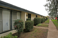 Aspen Meadows in Fresno, CA - Foto de edificio - Building Photo