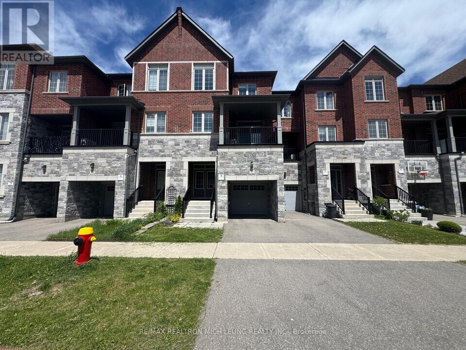 17 Hilts Dr in Richmond Hill, ON - Building Photo