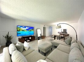 620 NE 12th Ave in Hallandale Beach, FL - Building Photo