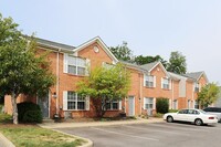 GREENS OF TURFWAY in Florence, KY - Foto de edificio - Building Photo