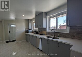 240 Wellesworth Dr in Toronto, ON - Building Photo - Building Photo