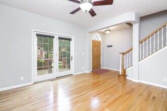310 Big Rail Dr in Naperville, IL - Building Photo - Building Photo