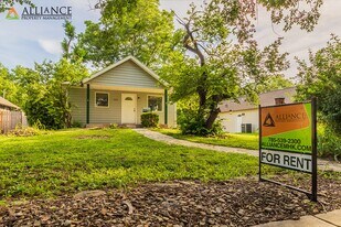 1020 Yuma St in Manhattan, KS - Building Photo