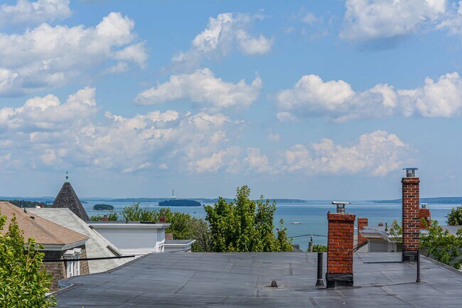 95 Beckett St, Unit 3 in Portland, ME - Foto de edificio - Building Photo