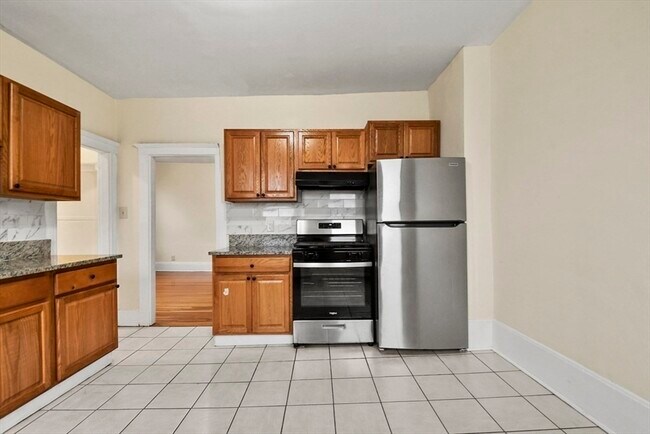 103 Brunswick St-Unit -3 in Boston, MA - Foto de edificio - Building Photo