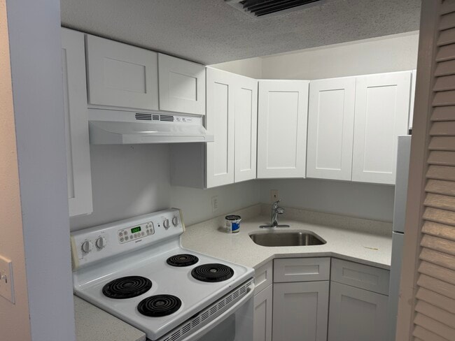 property at 2763 Woodgate Ln