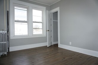 3371-3373 Main St in Hartford, CT - Foto de edificio - Building Photo